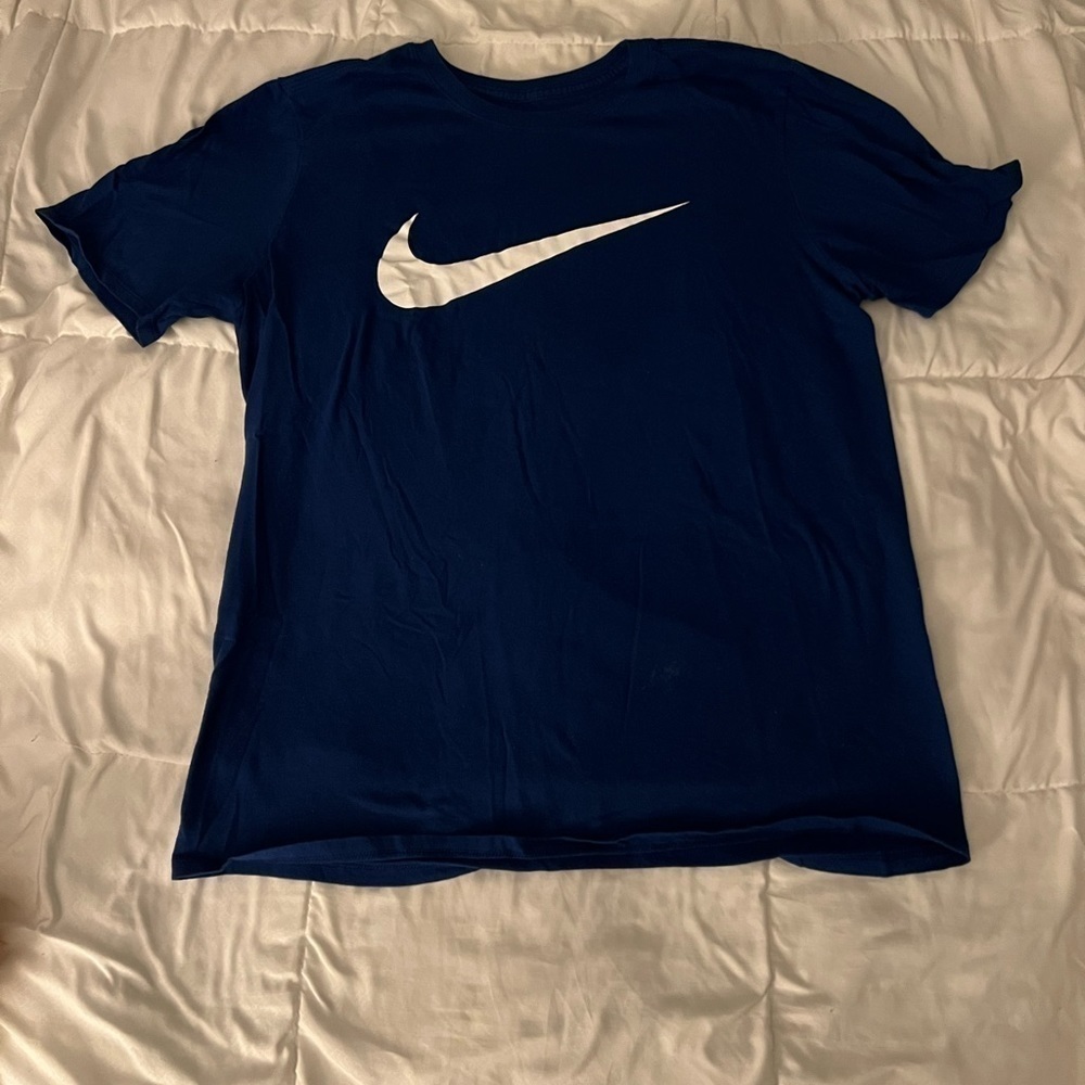 Nike- Tee Shirt​​​​​​​​​​​​